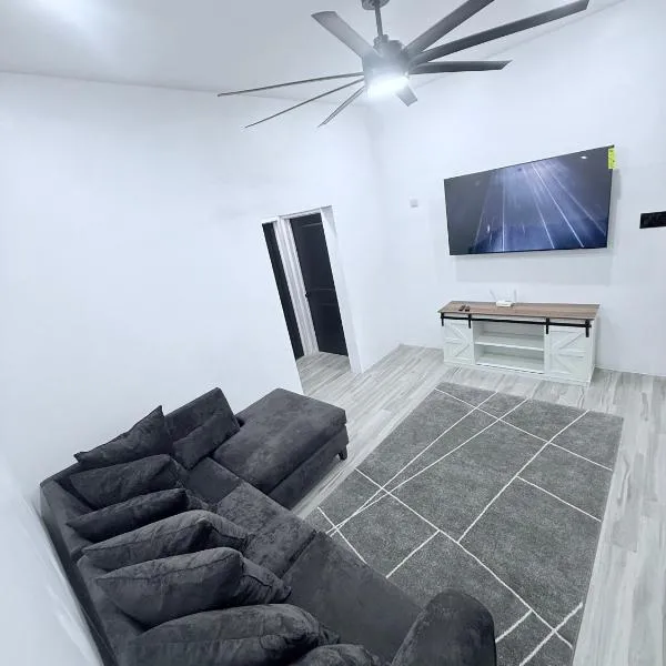 Modern Caribbean retreat，位于金斯敦的酒店