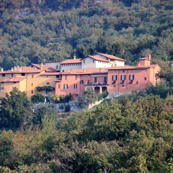 安蒂科博尔坎普莱索公寓酒店 ，位于Galbiate的酒店