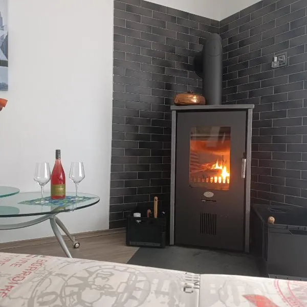 Ferienwohnung unter der Burg，位于Elmstein的酒店