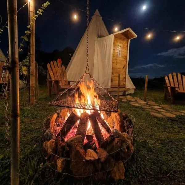 FamilyCamp perto do Magic City，位于苏扎努的酒店