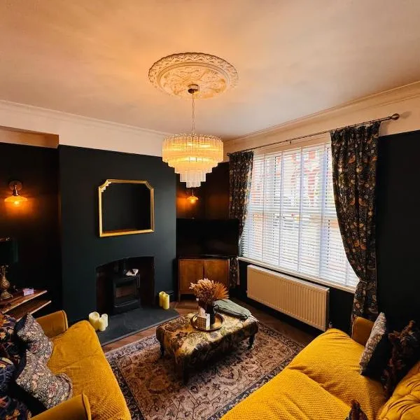Spacious 3 bedroom house - Brecon Beacons - HERITAGE TOWN，位于Blaenavon的酒店