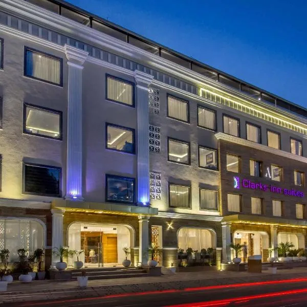Clarks Inn Suites Gwalior，位于瓜廖尔的酒店
