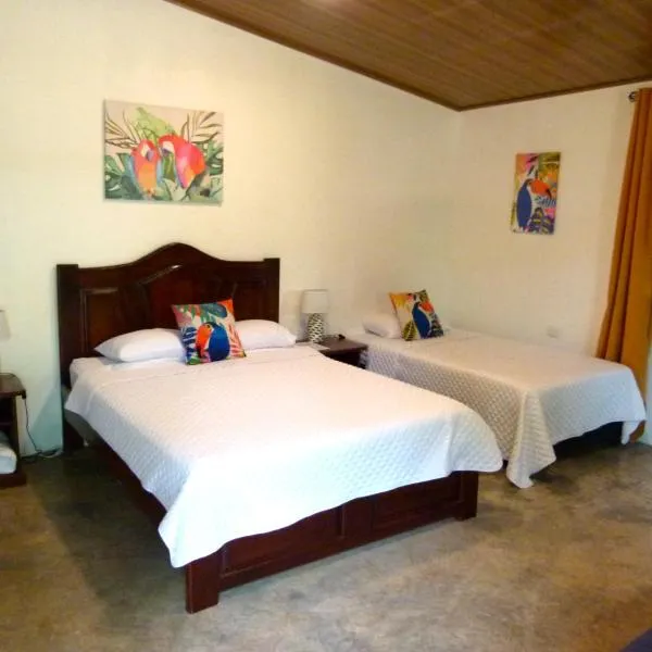Primer Canto B&B - Near Ferry & Early Birdwatching Trails，位于Lepanto的酒店