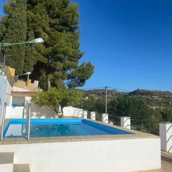 Mountain View - A Peaceful Villa Retreat，位于Calles的酒店