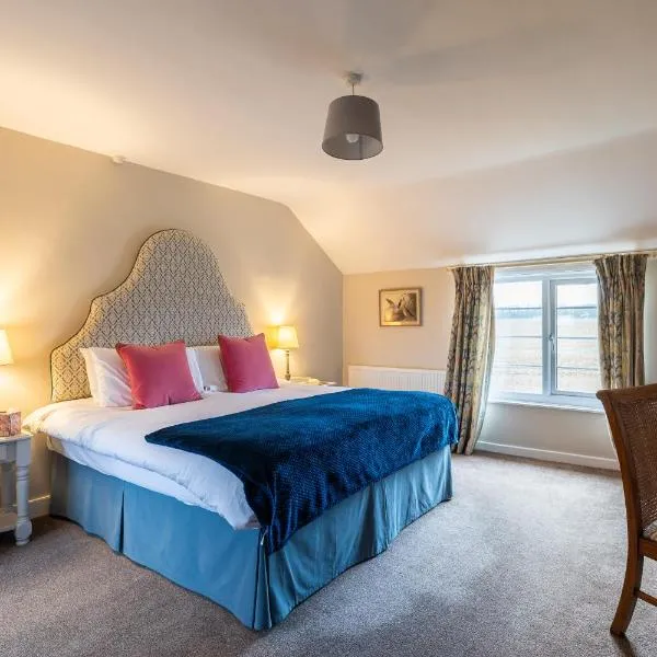 Luxury Farmhouse with Stunning Views and Hot Tub，位于Ebberston的酒店