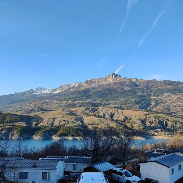 Bungalow/chalet (HLL) à Serre Ponçon, proche stations de ski，位于Pontis的酒店