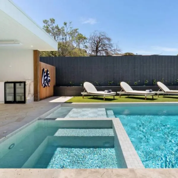 Lisence to Chill Amazing Pool and Location，位于索伦托的酒店