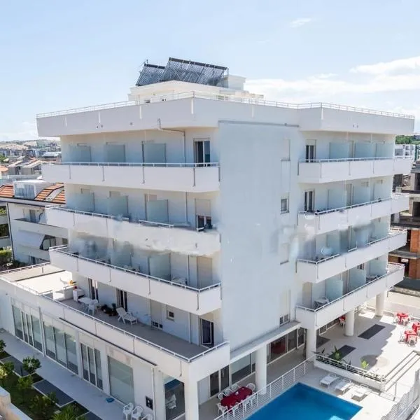 HOTEL SETTIBI 20m dalla spiaggia，位于朱利亚诺瓦的酒店
