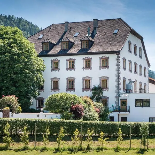Hotel Plankenhof B&B，位于Pill的酒店