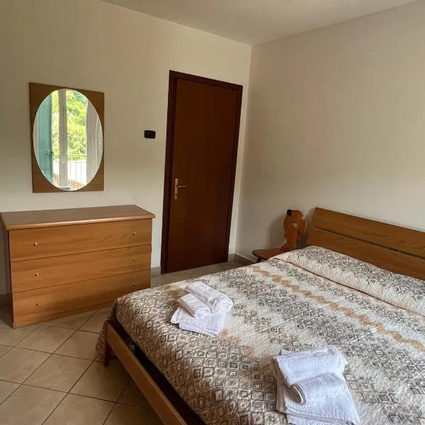 A B House 6 Rustic Holiday Apartment in Casto，位于Casto的酒店
