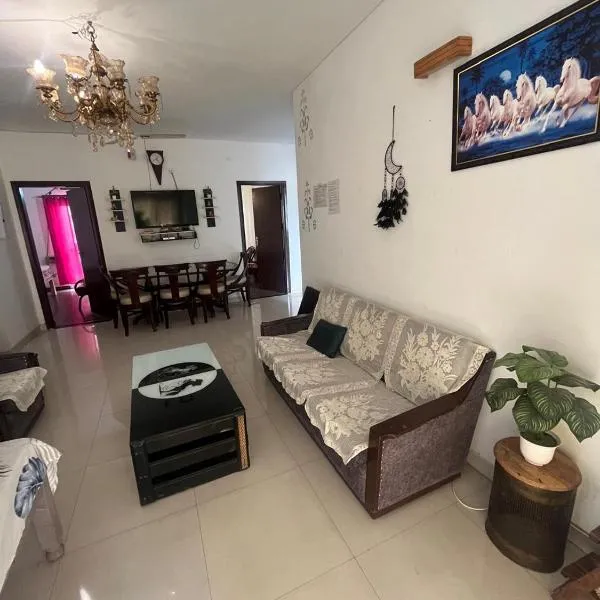 Homestay 3BHK floor，位于法里达巴德的酒店