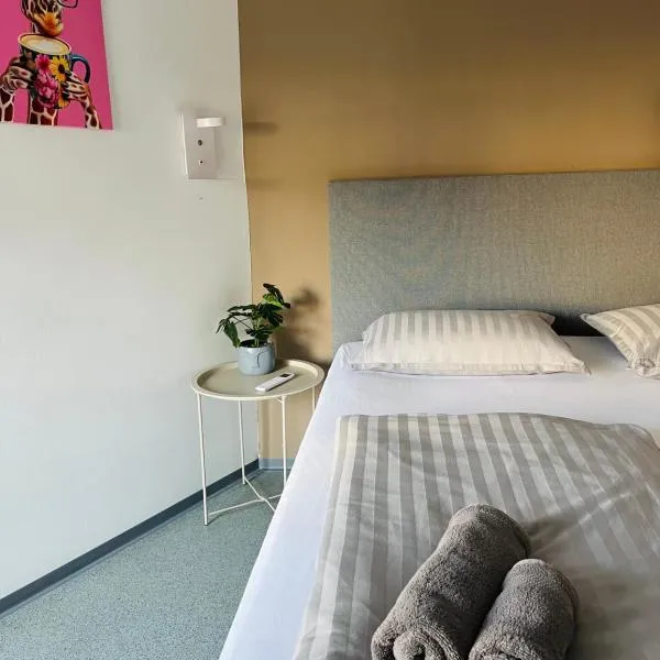Hostel POINT Nova Gorica, Self Check-In with code access，位于新戈里察的酒店