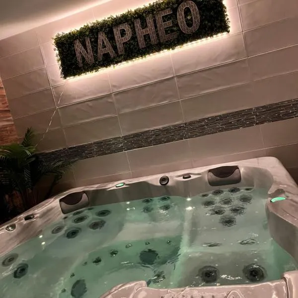 Naphéo，位于托奈夏朗德的酒店