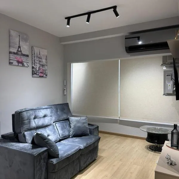 Apê 64 Bela Vista com ar condicionado e garagem，位于圣埃斯皮里图-皮尼亚尔的酒店