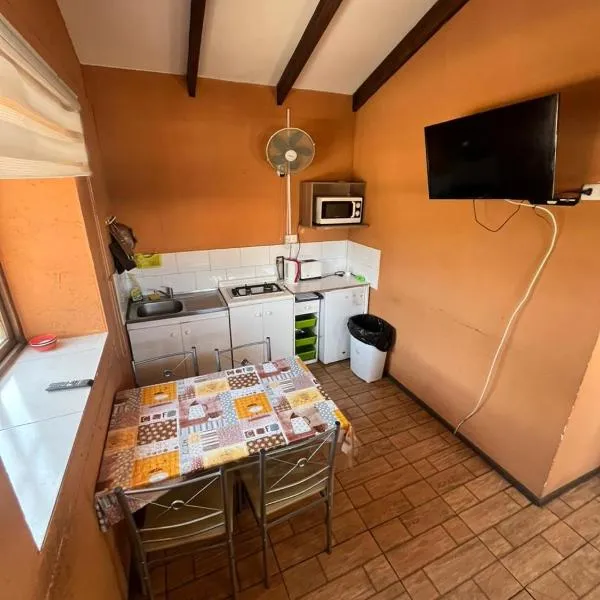 Hostal JV CABAÑA，位于Nogales的酒店