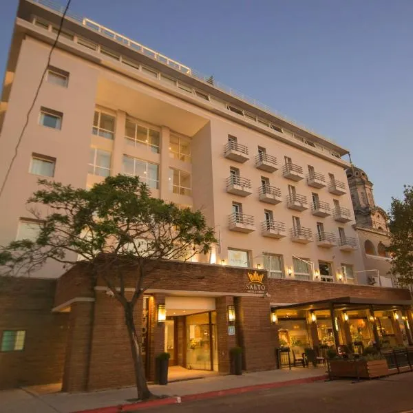 萨尔托酒店及赌场，位于萨尔托的酒店