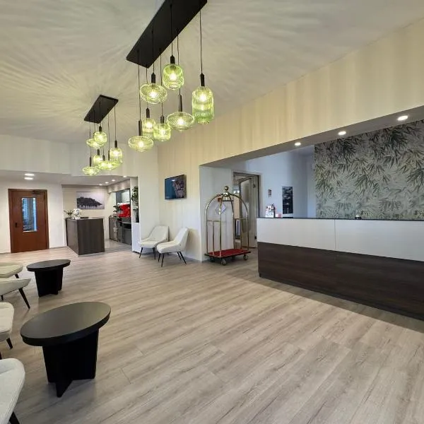 Hotel Bel Sito Peschiera，位于佩斯基耶拉德加达的酒店