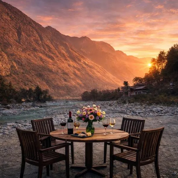 The Bisht Riverside Cottage - Top Rated & Most Awarded Property in Tirthan Valley，位于吉布的酒店