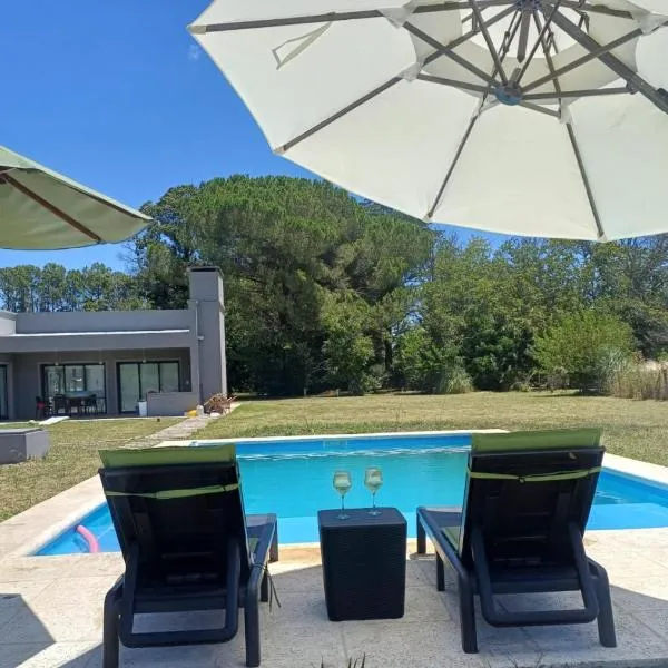 Hermosa Casa De Campo en Mercedes，位于默西迪丝的酒店