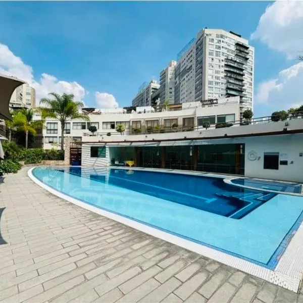 Amazing pool in the middle of the city,位于墨西哥城的酒店