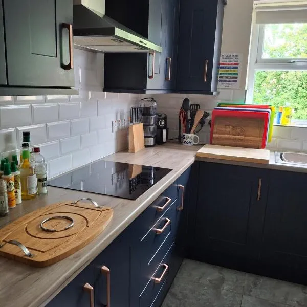 Viola Villa - Craigavon 4 Bed House for 6 Guests，位于Craigavon的酒店
