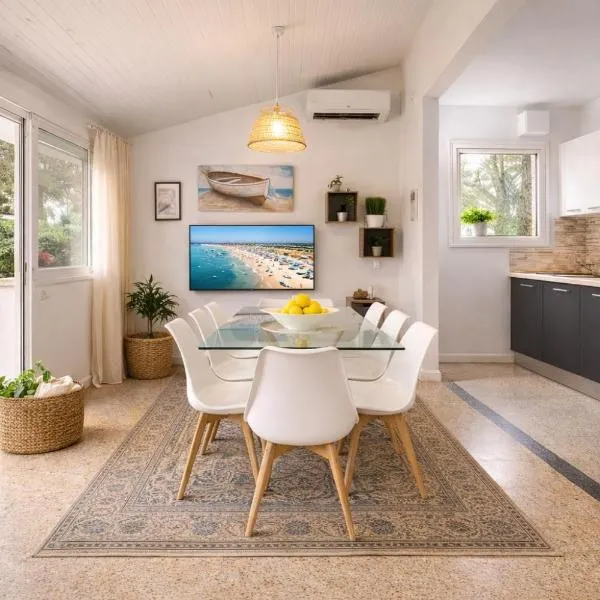 Villa Amedea，位于利尼亚诺萨比亚多罗的酒店