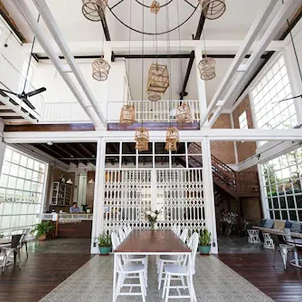 Memmoth Cafe & Hostel in Lampang，位于南邦的酒店