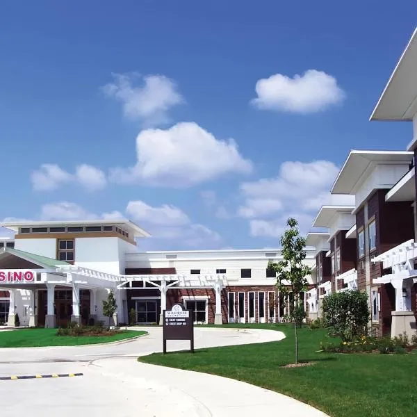 Wild Rose Casino & Hotel Clinton Iowa,位于Clinton的酒店