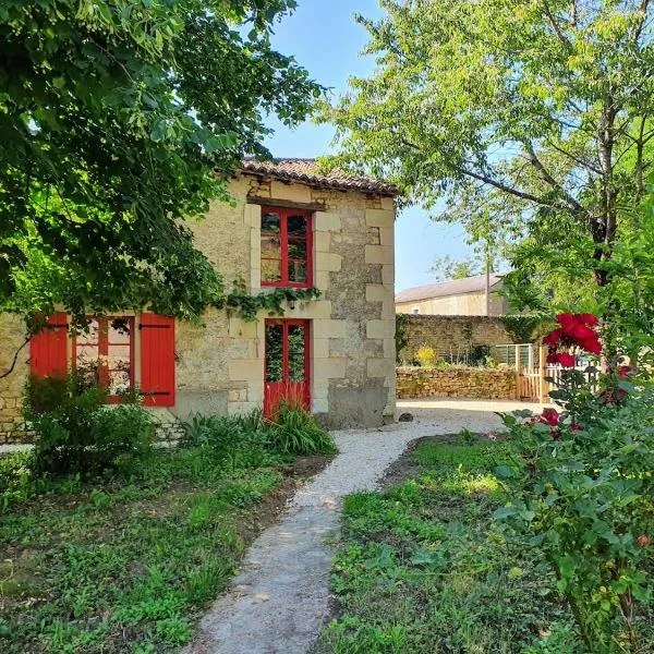 Gîte de Marcoux, authentic and warme house，位于Saint-Laon的酒店