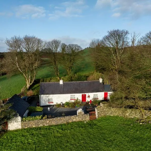 Secluded Traditional Cottage & Hot Tub - Tosses Cottage，位于纽里的酒店