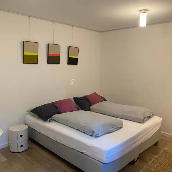 Helle Souterrainwohnung mit Komfort，位于慕尼黑的酒店