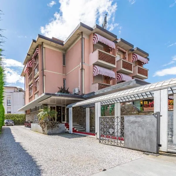 马蒂尔德酒店，位于马里纳迪马萨的酒店