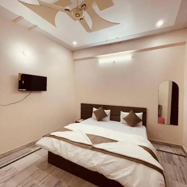 Sri Ram Krishna Mahal Ayodhya dham，位于Ayodhya的酒店