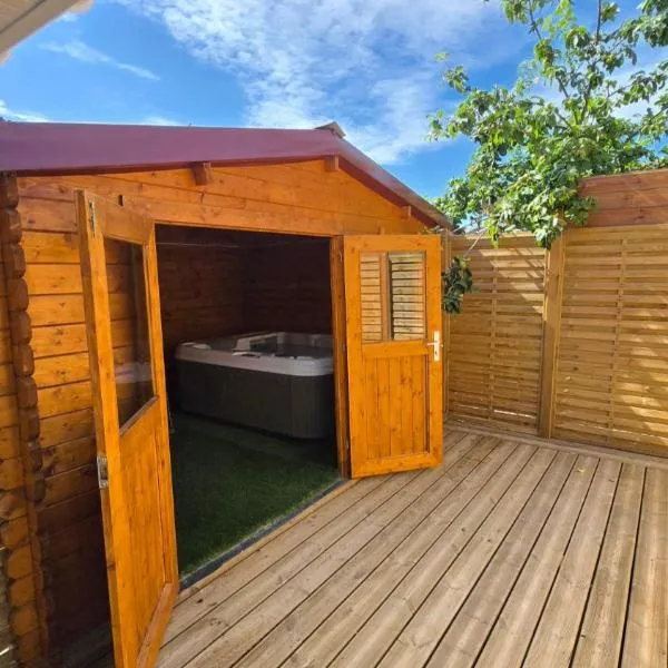 Le Gîte de Clément avec Spa privatif，位于Courset的酒店