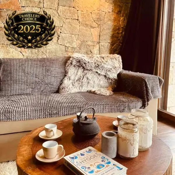 Pinecone Lodge, Eptalofos Wellness Garden Chalet，位于埃普塔罗弗斯的酒店