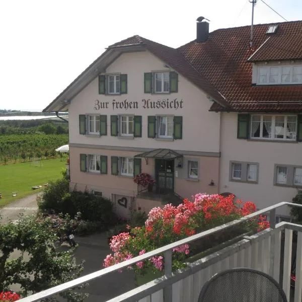 欢乐景旅馆，位于Schlier的酒店