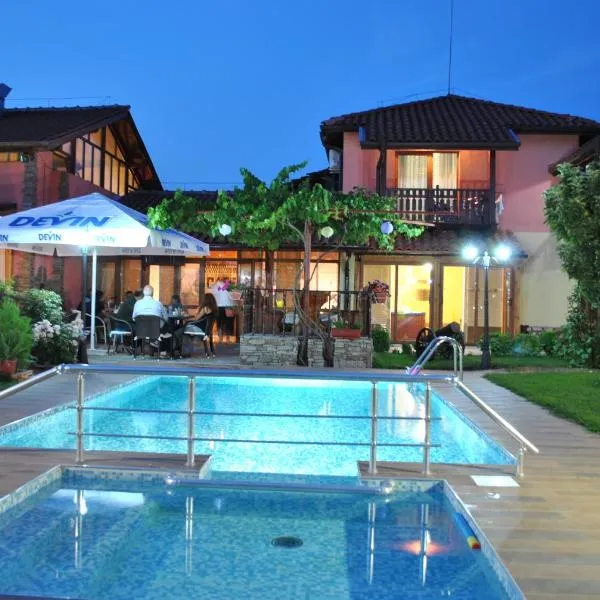 Family hotel Gradina，位于Delchevo的酒店