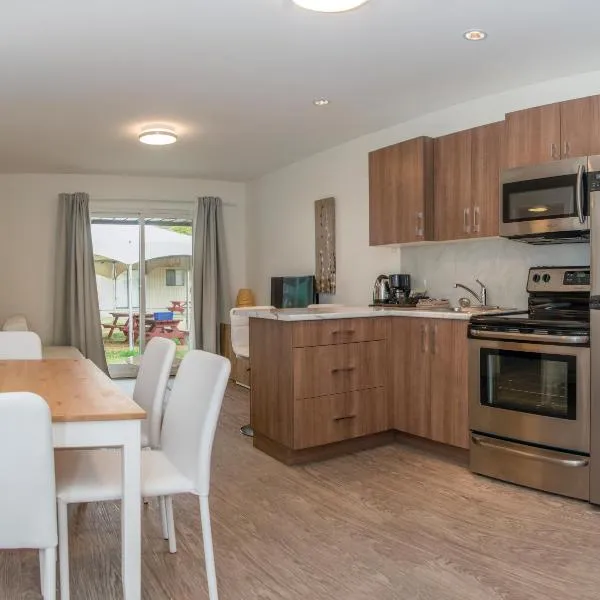 Riverside Resort & RV Park，位于夸利库姆海滩的酒店