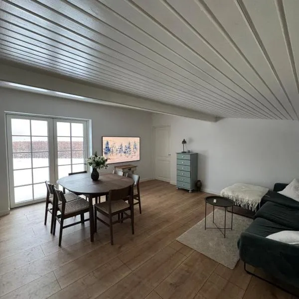 Newly built home with large garden, as well as nice views，位于弗雷登斯堡的酒店