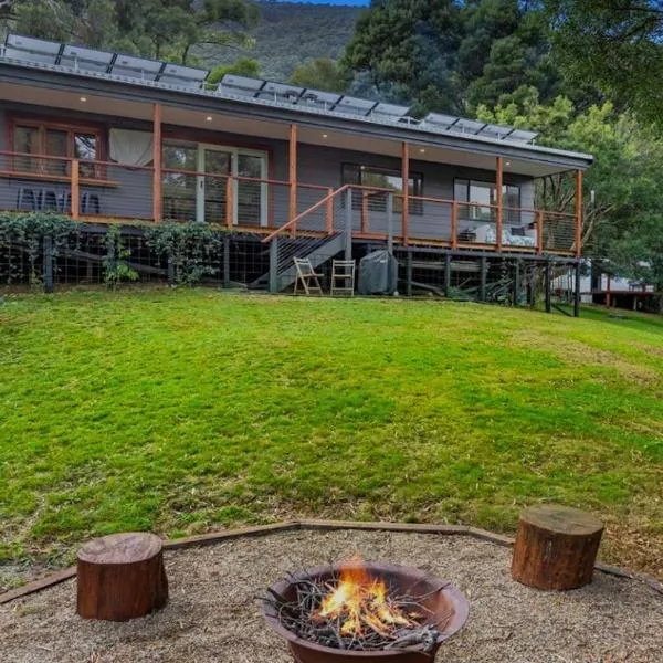 Don Valley Forest Escape Private Off Grid Stay，位于Wesburn的酒店