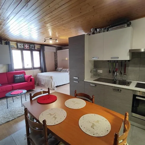Chaleureux studio avec grande Terasse - Maurienne，位于莫达讷的酒店