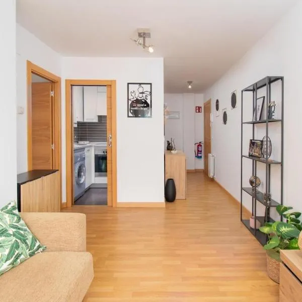 Piso diseño con piscina y garaje，位于拉马莱斯德拉维克托里亚的酒店