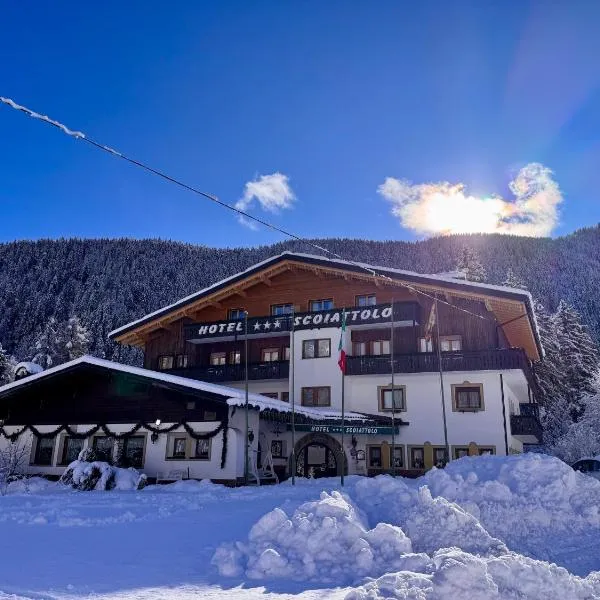 思科阿多罗酒店，位于法尔西德的酒店