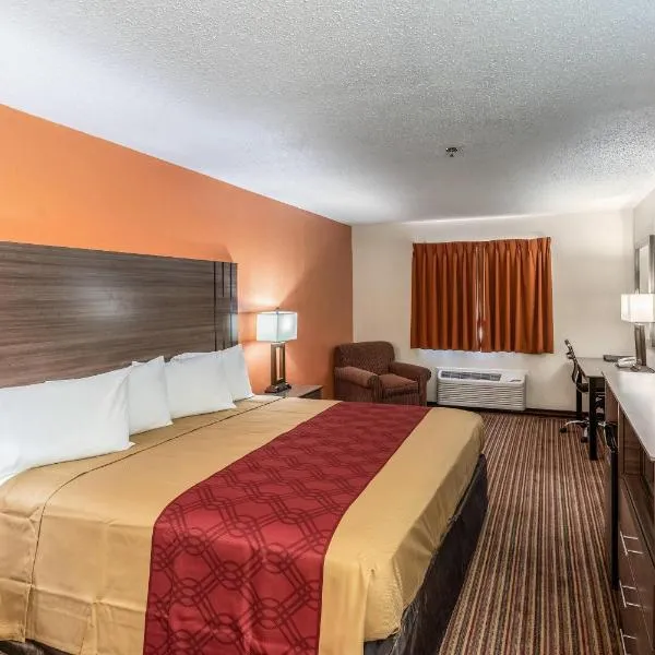 Econo Lodge Inn & Suites Mckinney - Plano North，位于麦金尼的酒店
