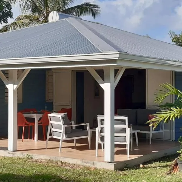Beautiful West Indian house in a wooded garden，位于Petit-Canal的酒店