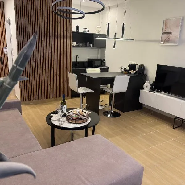 Lucky Village Luxury Apartments，位于Tycherón的酒店