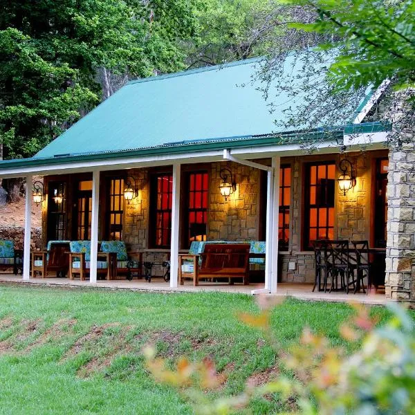 New England Cottage by First Private Stays，位于安德伯格的酒店