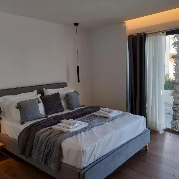 Rafina Studio apartments kondilia，位于拉斐那的酒店