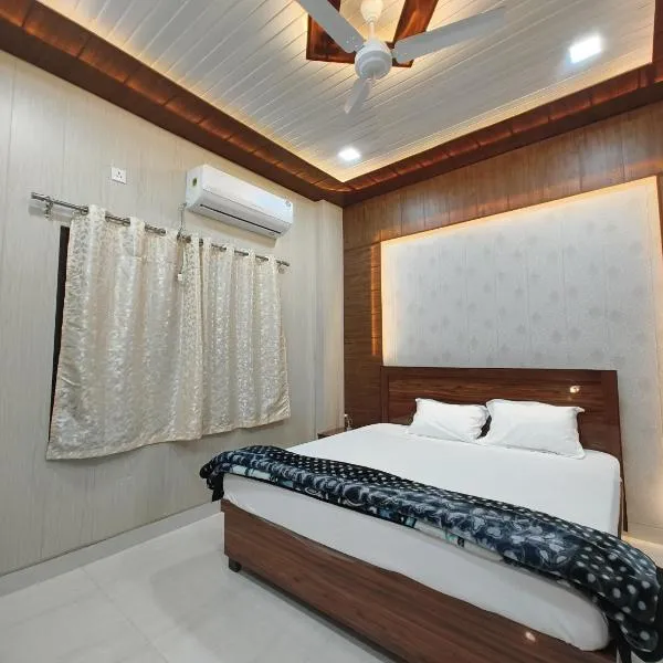 Shreenika Home Stay，位于Ayodhya的酒店