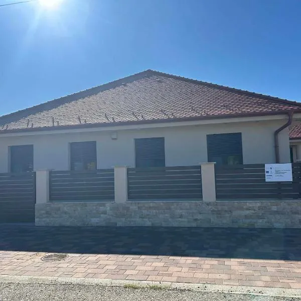 Tóth Vendégház,位于Nagykálló的酒店